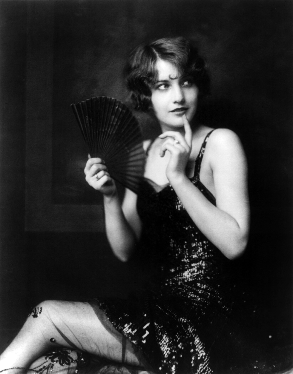 Alfred Cheney Johnston_1924_Ziegfeld Follies Girls_Barbara Stanwyck.jpg